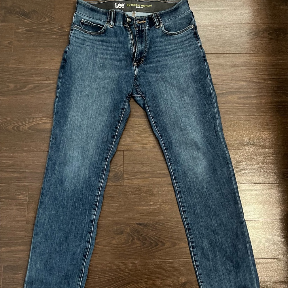 Lee Men's Dark Blue Stretch Slim Straight Jeans worn one time